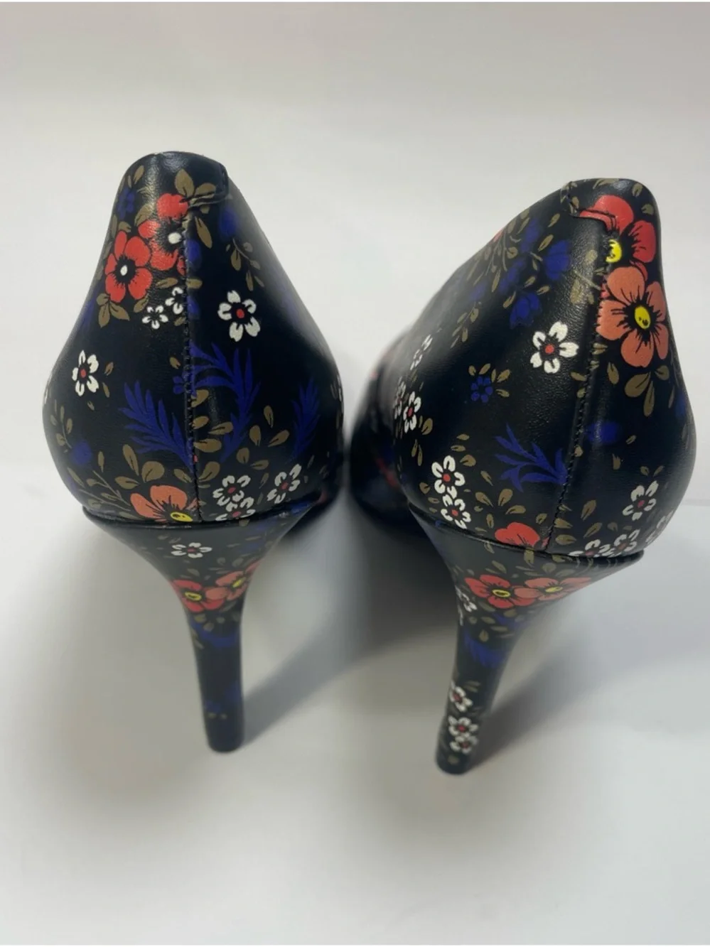 Nine West Black Floral Pointed Pumps with Red and Pink Blooms - Picture 3 of 7